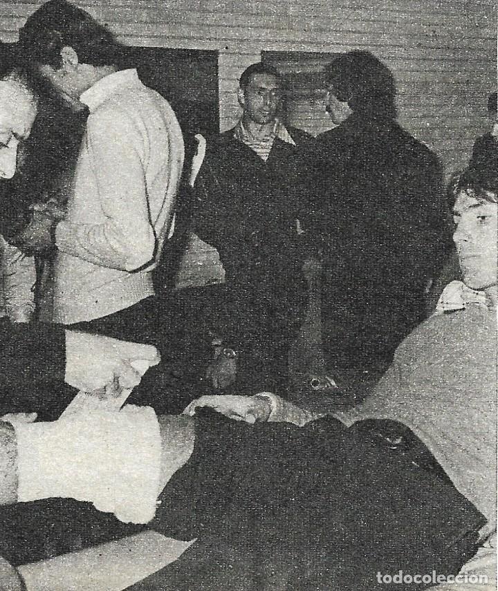 Collezionismo sportivo: Recorte de SANTILLANA lesionado en la camilla.