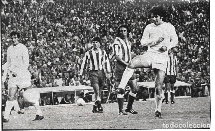 Collezionismo sportivo: Recorte de SANTILLANA chutando a puerta. 1975