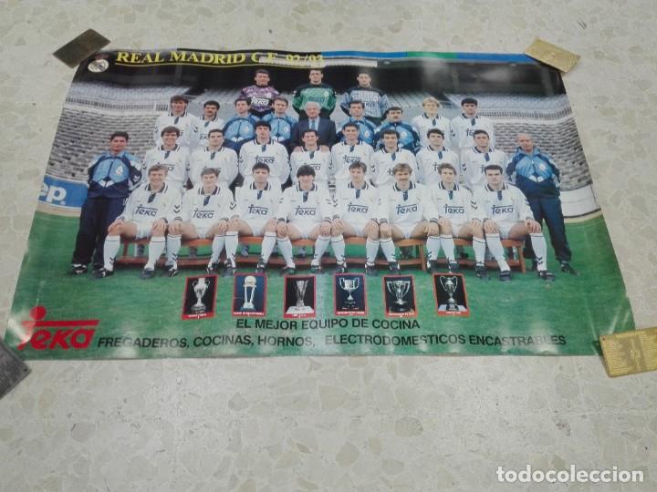 Collezionismo sportivo: POSTER / CARTEL FUTBOL REAL MADRID CF 1992-1993 - QUINTA DEL BUITRE- PUBLICIDAD TEKA- 82 x 55 CM