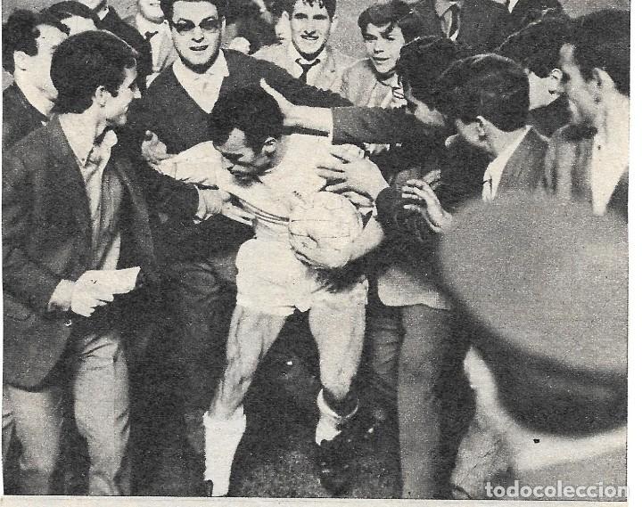 Collezionismo sportivo: REAL MADRID: Recorte de AMANCIO achuchado por los fans