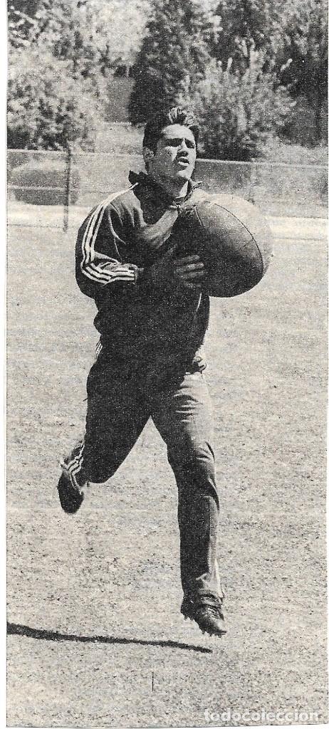 Collezionismo sportivo: Recorte de SANTILLANA con un bal&oacute;n de basket. 1975