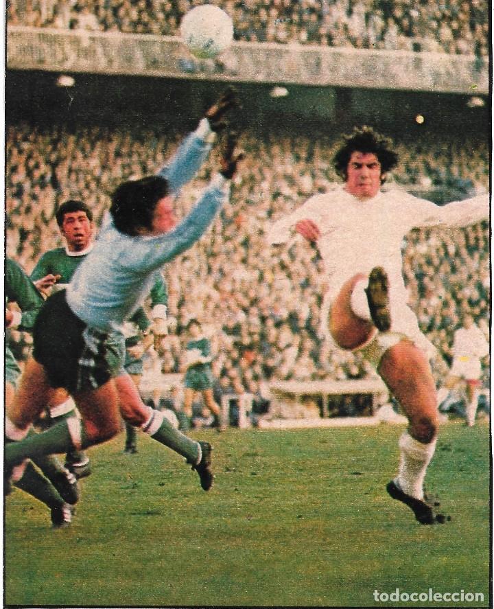 Collezionismo sportivo: Recorte de SANTILLANA al ataque. 1975