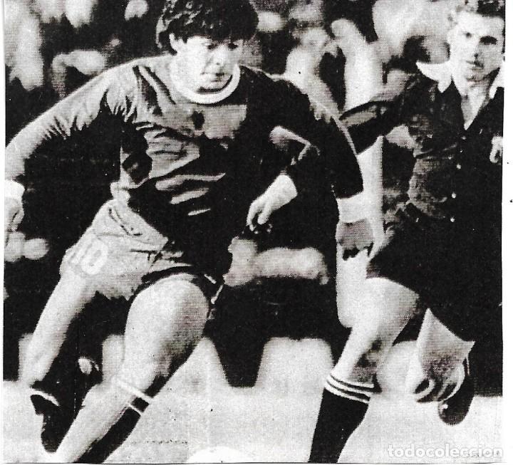 Collezionismo sportivo: Recorte de DIEGO ARMANDO MARADONA con Argentinos Juniors.