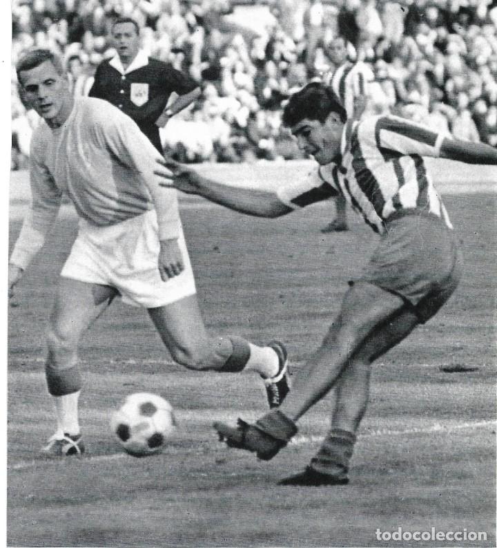 Collezionismo sportivo: ATL&Eacute;TICO DE MADRID: Gran recorte de COLLAR en acci&oacute;n.