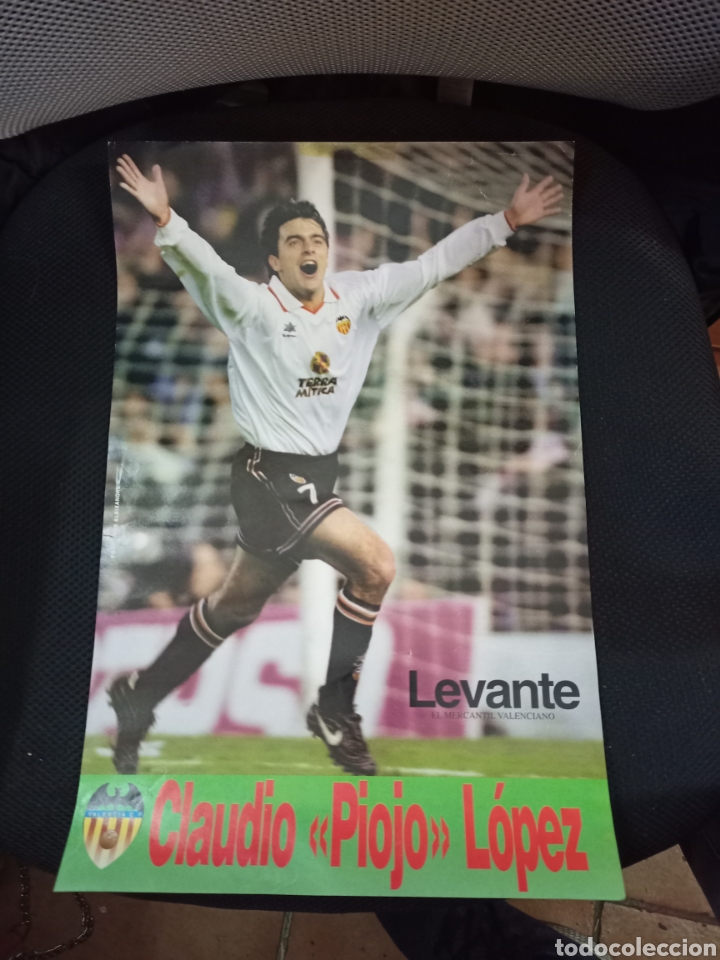 Collezionismo sportivo: CLAUDIO (PIOJO) L&Oacute;PEZ. LEVANTE EL MERCANTIL VALENCIANO. POSTER. 41X27 CM.