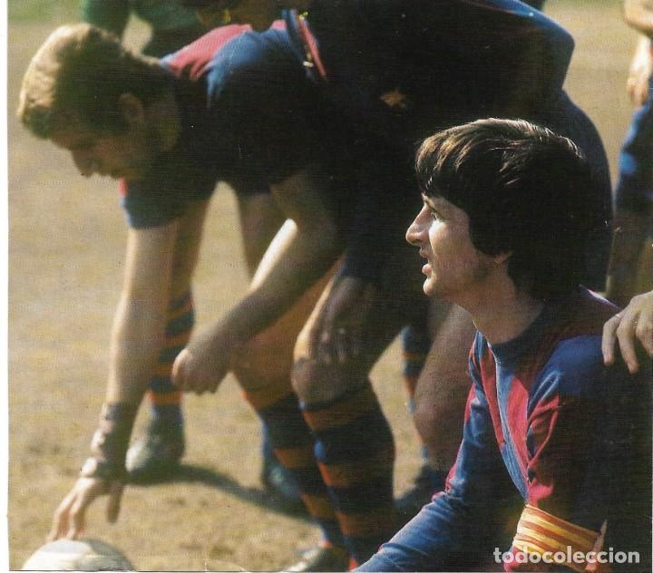 Coleccionismo deportivo: Recorte de CRUYFF al lado de Charly Rexach.