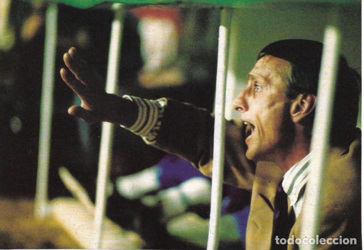 Collezionismo sportivo: Gran recorte de CRUYFF chillando desde el banquillo.
