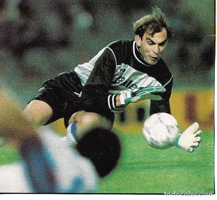 Collectionnisme sportif: REAL ZARAGOZA: recorte de ANDONI CEDR&Uacute;Na punto de blocar un bal&oacute;n. A&ntilde;os 90