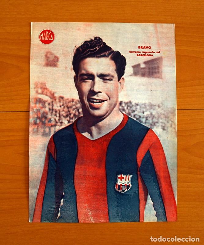 Coleccionismo deportivo: Barcelona - Bravo Extremo Izquierda - L&aacute;mina de Marca a&ntilde;os 40 - Tama&ntilde;o 23,5x32 cm.