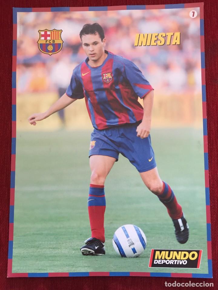 Collectionnisme sportif: CARTEL POSTER MUNDO DEPORTIVO LIGA TEMPORADA 2004 2005 CROMO JUGADOR INIESTA # 7