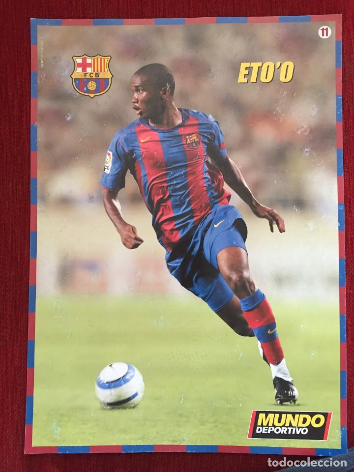 Collectionnisme sportif: CARTEL POSTER MUNDO DEPORTIVO LIGA TEMPORADA 2004 2005 CROMO JUGADOR SAMUEL ETOO # 11