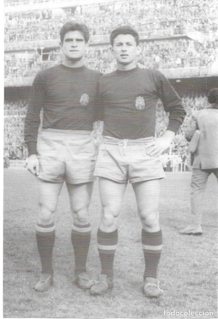 Collectionnisme sportif: SELECCI&Oacute;N ESPA&Ntilde;OLA DE F&Uacute;TBOL: Gran recorte de CH&Uacute;S HERRERA y BIEMPICA