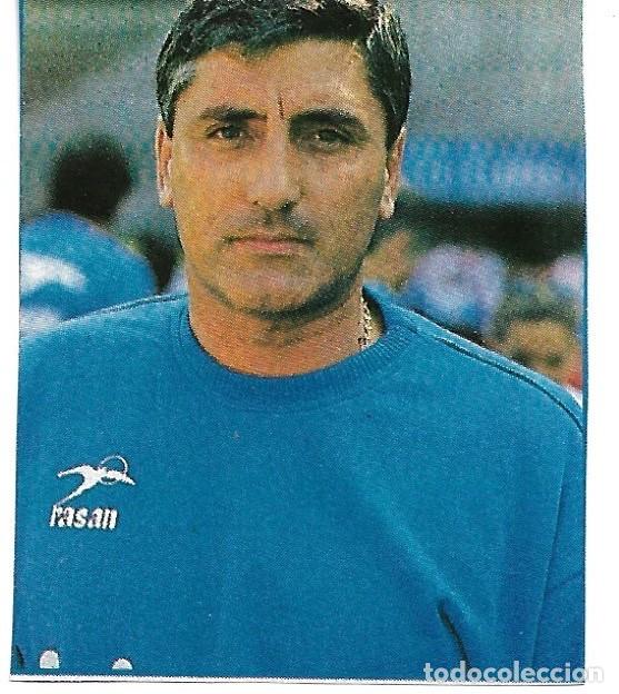 Coleccionismo deportivo: REAL SPORTING DE GIJ&Oacute;N: Recorte del t&eacute;cnico GARC&Iacute;A CUERVO. 1990