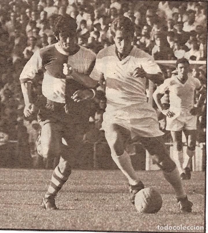 Sammelleidenschaft Sport: REAL MADRID: Recorte de VEL&Aacute;ZQUEZ en pugna con el arlequinado Mara&ntilde;&oacute;n