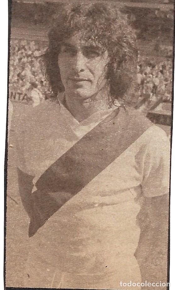 Sammelleidenschaft Sport: RAYO VALLECANO: Recorte de GONZ&Aacute;LEZ. 1977
