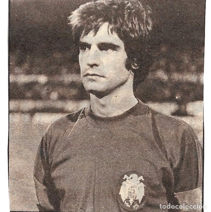 Sammelleidenschaft Sport: SELECCI&Oacute;N ESPA&Ntilde;OLA DE F&Uacute;TBOL: Recorte de ROJO I. A&ntilde;os 70