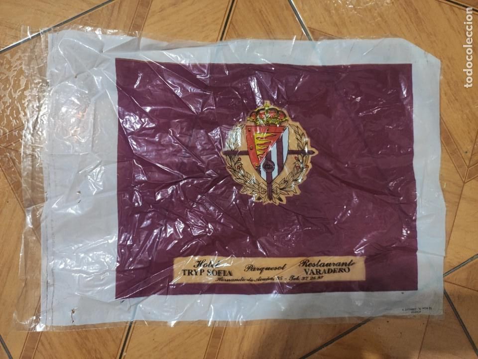 Coleccionismo deportivo: Bander&iacute;n Real Valladolid pl&aacute;stico a&ntilde;os 90