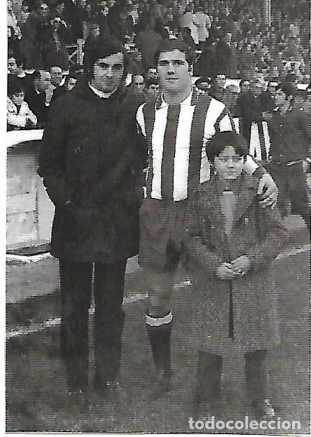 Coleccionismo deportivo: REAL SPORTING DE GIJ&Oacute;N: Recorte de Tati VALD&Eacute;S con V&Iacute;CTOR MANUEL