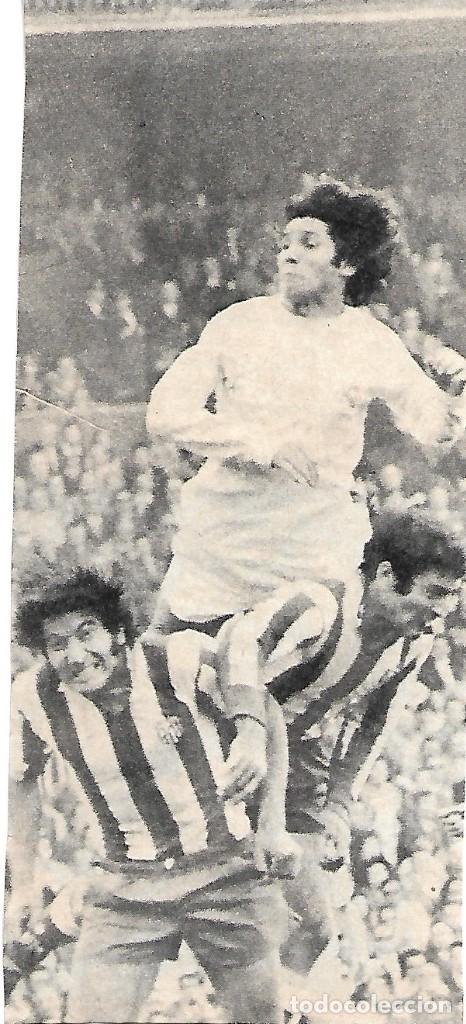 Collezionismo sportivo: REAL MADRID: Recorte de SANTILLANA cabeceando. A&ntilde;os 70