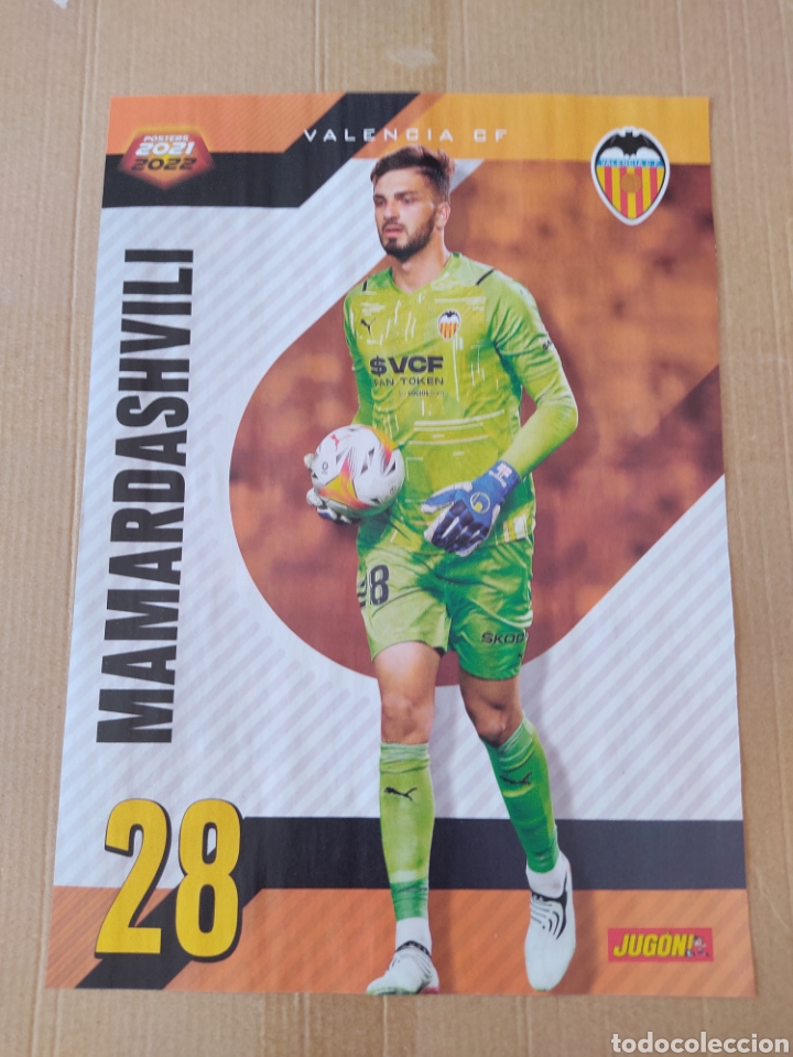 Collezionismo sportivo: MAMARDASHVILI VALENCIA P&Oacute;STER 1 P&Aacute;G REVISTA JUG&Oacute;N 2021-2022 LIGA 21-22 + PUBLICIDAD BARCELONA PODIUM