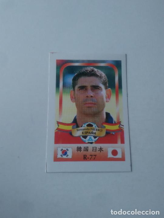Coleccionismo deportivo: 77 HIERRO SELECCI&Oacute;N ESPA&Ntilde;A STICKER CROMO FUTBOL MUNDIAL 2002 WORLD CUP 02 REYAUCA