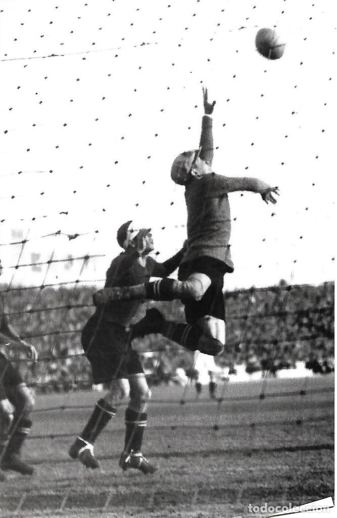 Collectionnisme sportif: BAR&Ccedil;A: L&aacute;mina de NOGU&Eacute;S despejando un bal&oacute;n