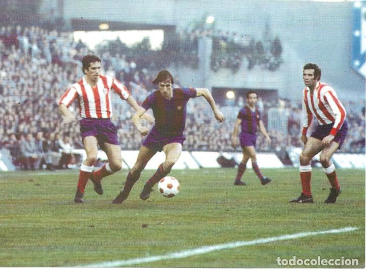Coleccionismo deportivo: BAR&Ccedil;A: L&aacute;mina de CRUYFF en acci&oacute;n - Foto 1