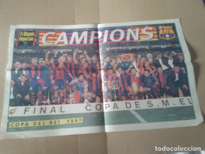 Collezionismo sportivo: P&Oacute;STER 2 P&Aacute;G DIARIO MUNDO DEPORTIVO EQUIPO PLANTILLA BARCELONA BAR&Ccedil;A 96-97 CAMPIONS COPA 1996-1997