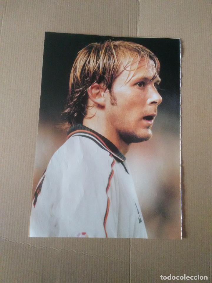Coleccionismo deportivo: GAIZKA MENDIETA VALENCIA POSTER 1 P&Aacute;GINA REVISTA SOLO GOLES 99-00 REPORTAJE RAYO VALLECANO 1999-2000
