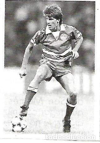 Sammelleidenschaft Sport: Peque&ntilde;o recorte de LAUDRUP pisando el bal&oacute;n