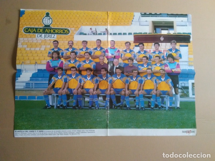 Coleccionismo deportivo: P&Oacute;STER GRANDE EQUIPO CADIZ 92-93 PLANTILLA FUTBOL LIGA 1992-1993 CAJA AHORROS JEREZ MIDE 56,5 X 40CM