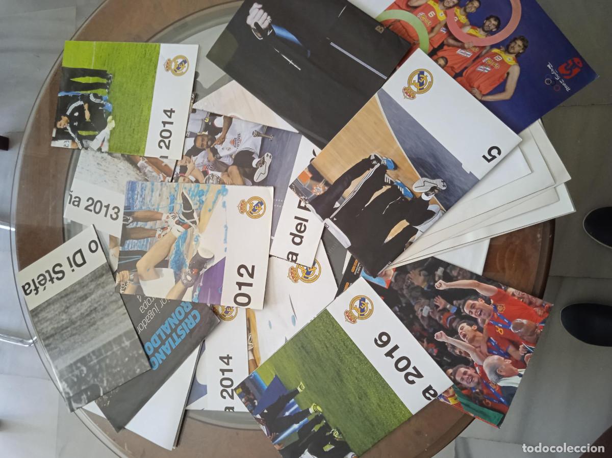 Sports collectibles: Coleccion de 24 carteles del Real Madrid. 12 editados por el Real Madrid en gran formato nuevos.