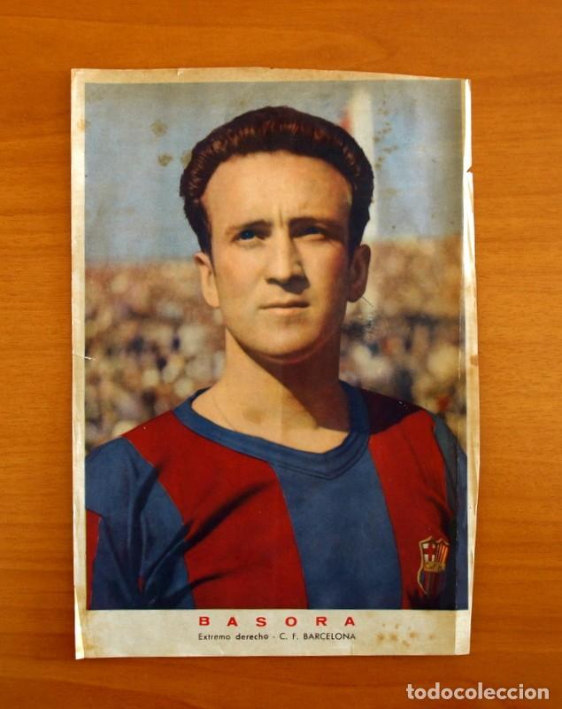 Coleccionismo deportivo: Barcelona - Basora, Extremo derecho - L&aacute;mina Magos del bal&oacute;n - Obsequio de la revista Pulgarcito