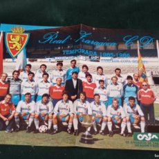Coleccionismo deportivo: PÓSTER REAL ZARAGOZA LIGA TEMPORADA 1985 1986. CAJA DE AHORROS. CEDRUN, VITALLER, SEÑOR, PARDEZA