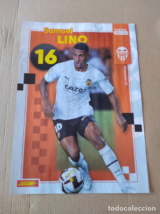 Collectionnisme sportif: SAMUEL LINO VALENCIA GABRI VEIGA CELTA VIGO 22-23 DOBLE P&Oacute;STER 1 P&Aacute;G REVISTA JUG&Oacute;N 2022-2023