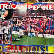 Coleccionismo deportivo: CARTEL FUTBOL CLUB BARCELONA TRICAMPEON AÑO 1999 - MEDIDA 80X60 CM