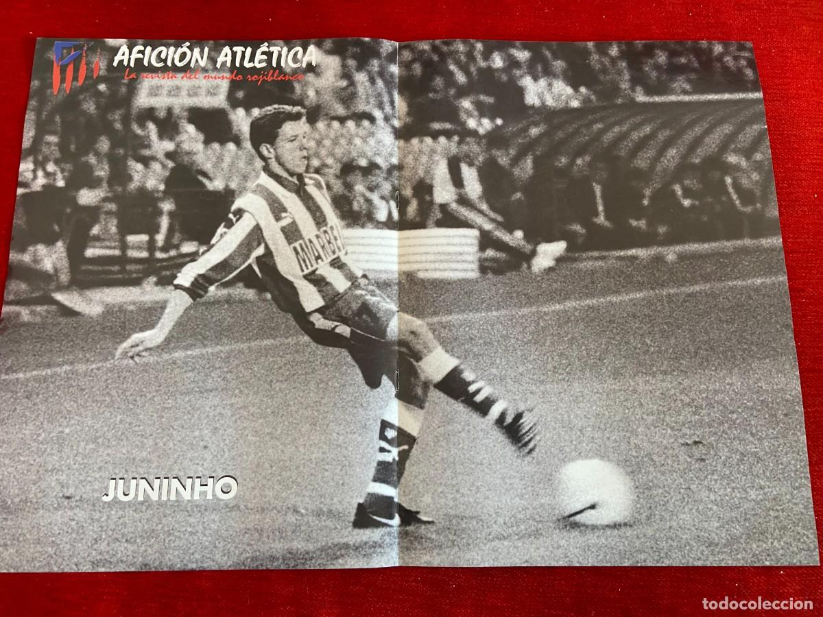 Coleccionismo deportivo: DOBLE POSTER ATLETICO MADRID JUNINHO Y STANKOVIC - Foto 1