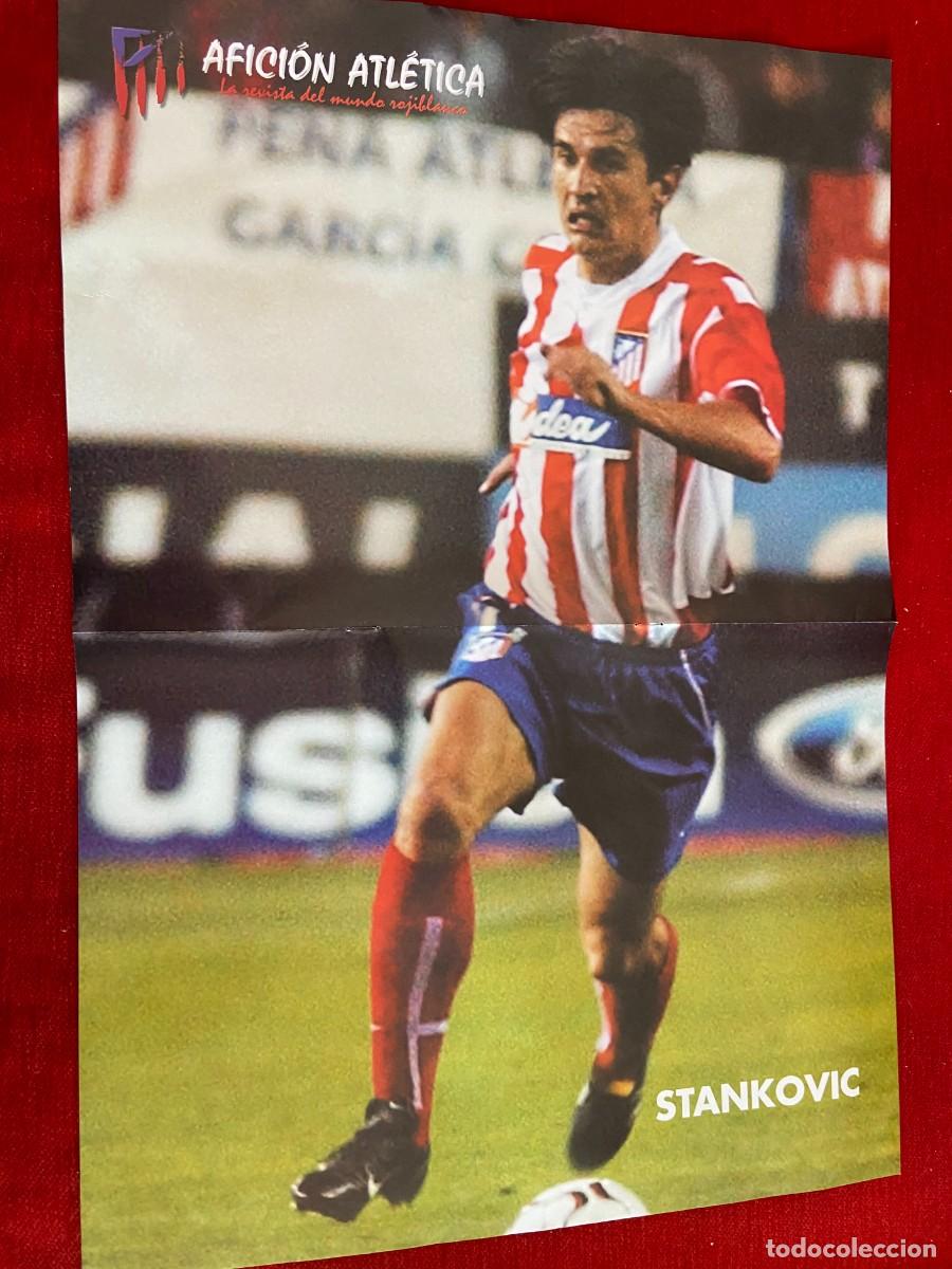 Coleccionismo deportivo: DOBLE POSTER ATLETICO MADRID JUNINHO Y STANKOVIC - Foto 2