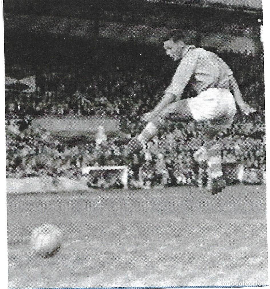 Collectionnisme sportif: REAL CLUB CELTA DE VIGO: Recorte de HERMIDA en acci&oacute;n