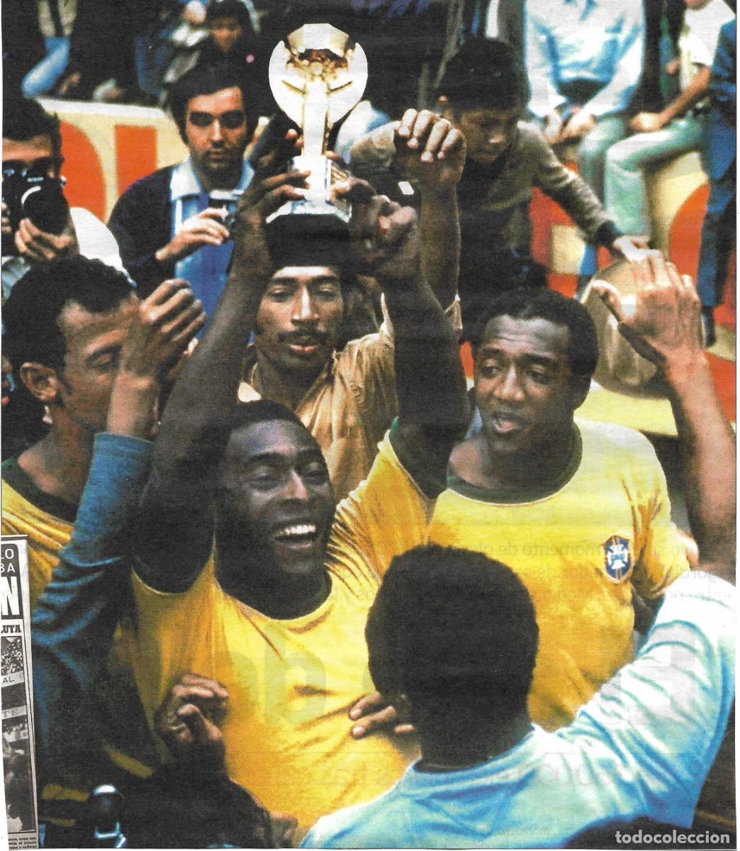 Collectionnisme sportif: SELECCI&Oacute;N DE F&Uacute;TBOL DE BRASIL: Gran recorte de PEL&Eacute; levantando la Copa del Mundo de 1970