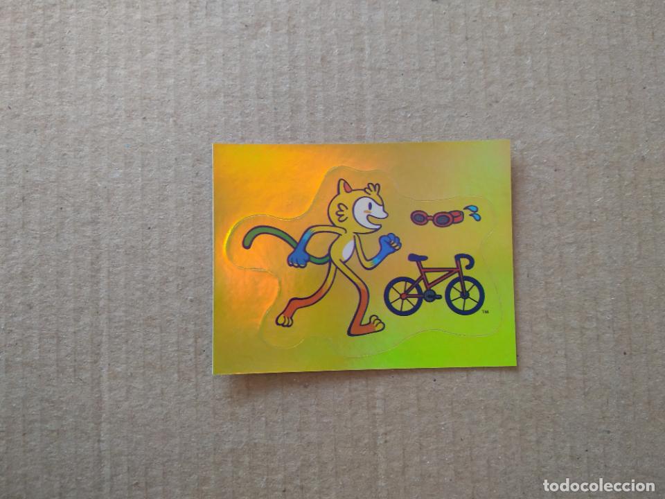 Collectionnisme sportif: M40 MASCOTA VINICIUS TRIATLON CROMO JJOO RIO 2016 JUEGOS OL&Iacute;MPICOS EQUIPO TEAM BRASIL
