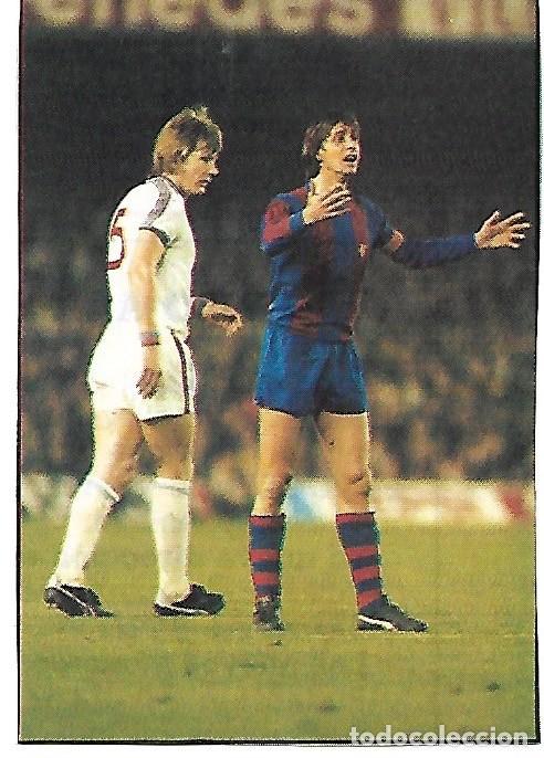 Coleccionismo deportivo: BAR&Ccedil;A: Recorte de CRUYFF protestando - Foto 1
