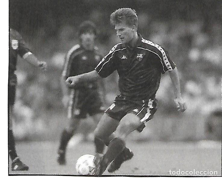 Coleccionismo deportivo: Recorte de LAUDRUP driblando - Foto 1