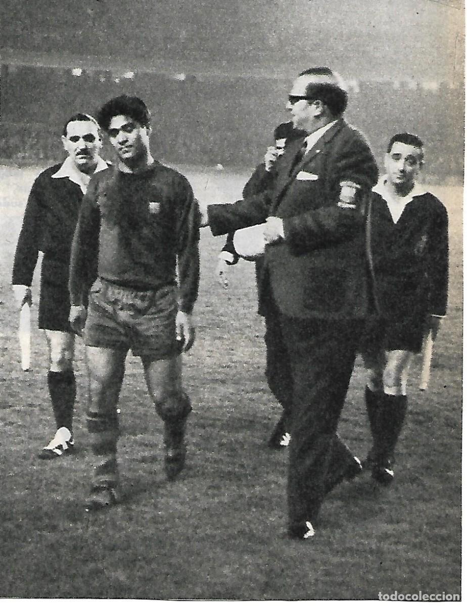 Coleccionismo deportivo: BAR&Ccedil;A: Gran recorte de BEN&Iacute;TEZ. 1966 - Foto 1
