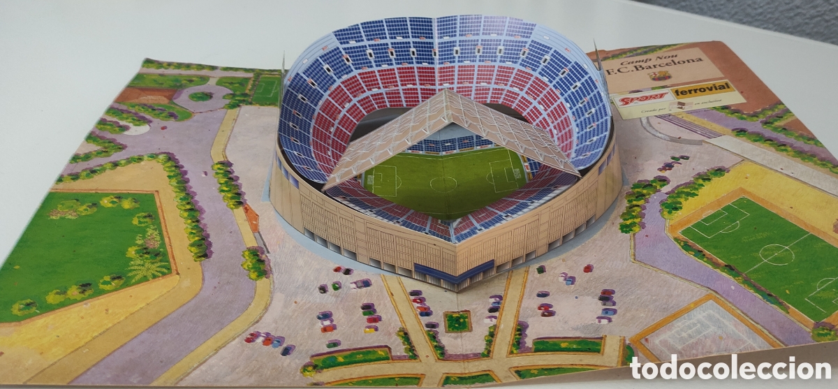 Coleccionismo deportivo: MAQUETA PLEGABLE CAMP NOU - Foto 2