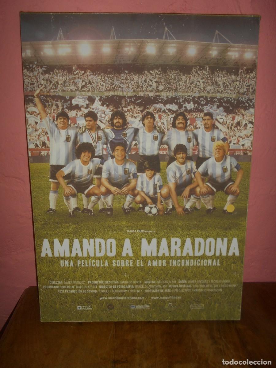 Coleccionismo deportivo: CARTEL AMANDO A MARADONA - Foto 1