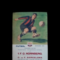 Coleccionismo deportivo: (F-231139)CARTEL C.F.BARCELONA-F.C.NÜRENBERG CAMPO DE LAS CORTS 25-12-1951 ILUSTRADO POR SEGRELLES