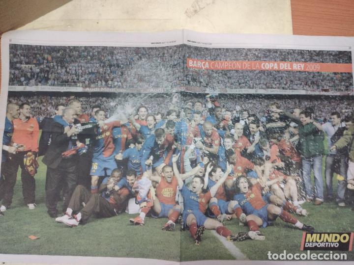 Coleccionismo deportivo: POSTER BAR&Ccedil;A CAMPEON DE LA COPA DEL REY. 58 X 36 CMS. EL MUNDO DEPORTIVO, 2009