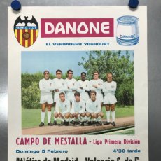 Coleccionismo deportivo: CARTEL DE FUTBOL - LIGA - VALENCIA C.F. - AT. MADRID Y ELCHE C.F. - AÑO 1967