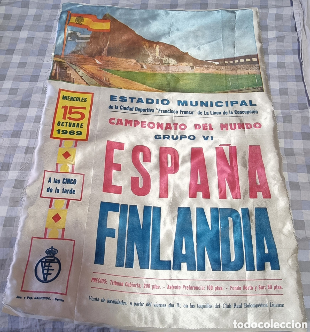 Coleccionismo deportivo: Cartel original RFEF de seda a&ntilde;o 1969